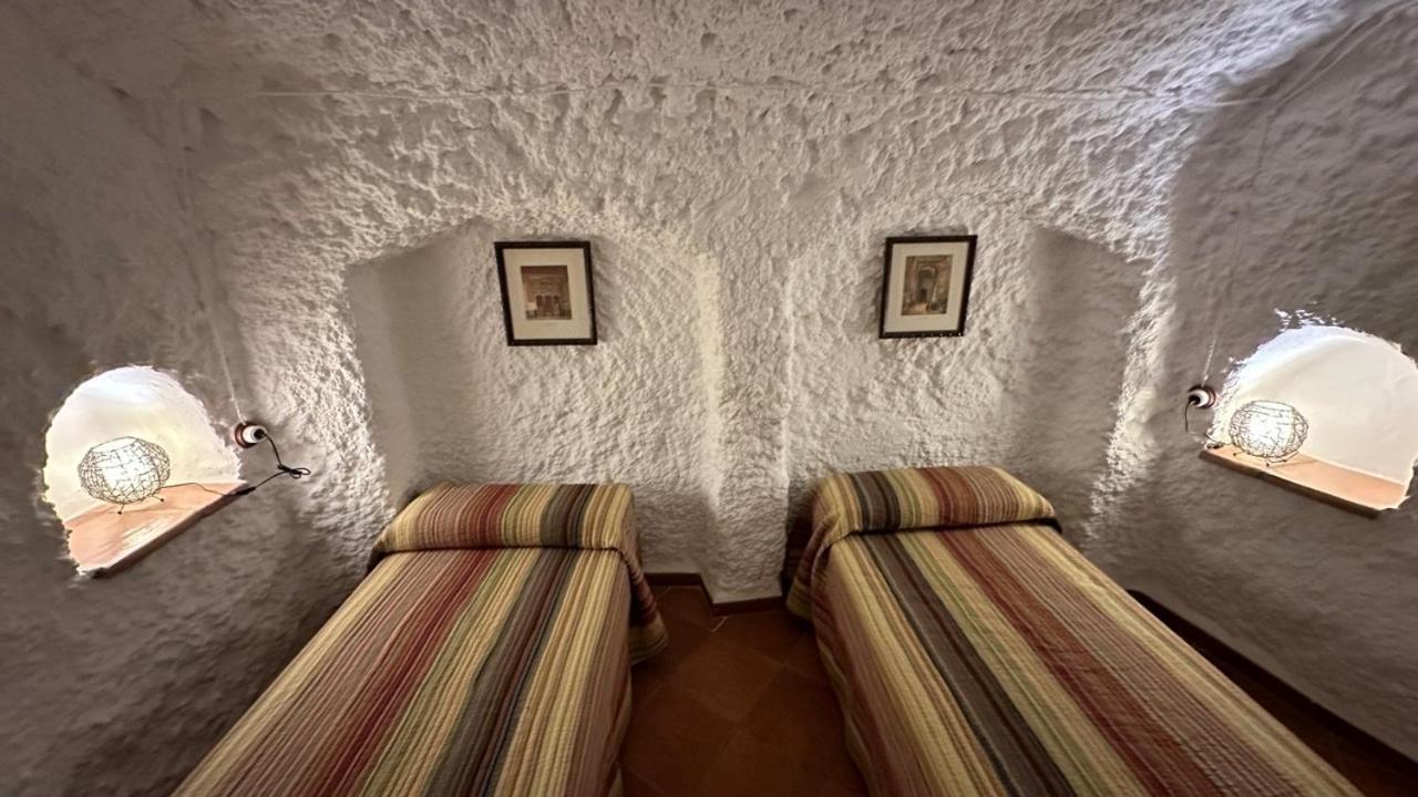 Cuevas El Torriblanco Guest House Gorafe Стая снимка